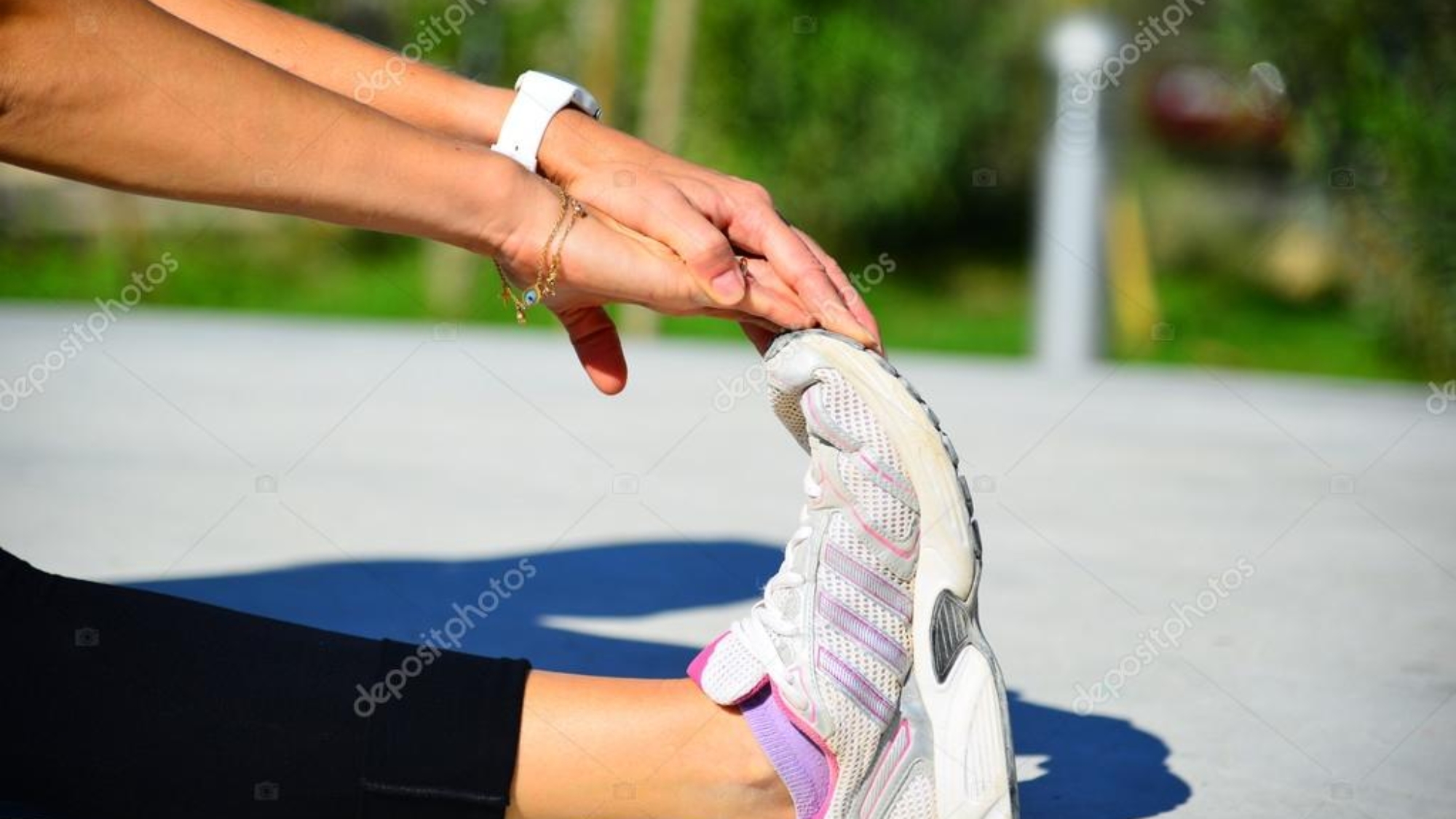depositphotos_34664875-stock-photo-young-lady-in-sorts-outfit